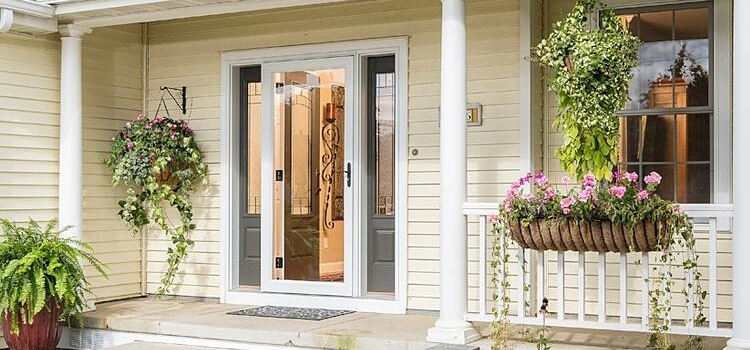 screen door installation in Earlimart